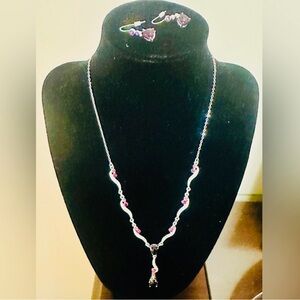 NWT February Birthstone Swirl "Y'
Avon Necklace Gift Set